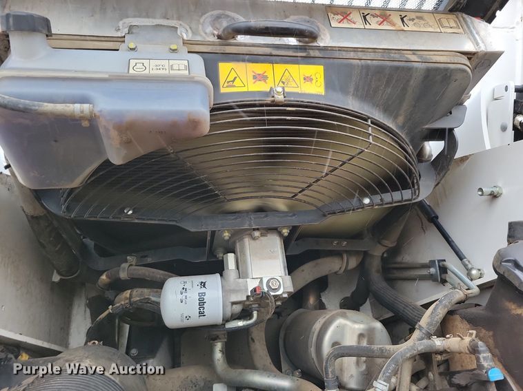 image for item DR4271 2022 Bobcat T76 tracked skid steer loader