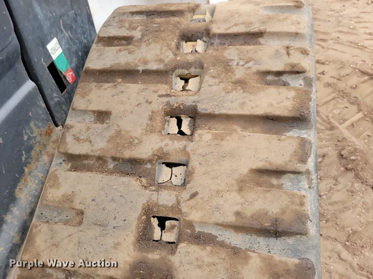 image for item DR4271 2022 Bobcat T76 tracked skid steer loader