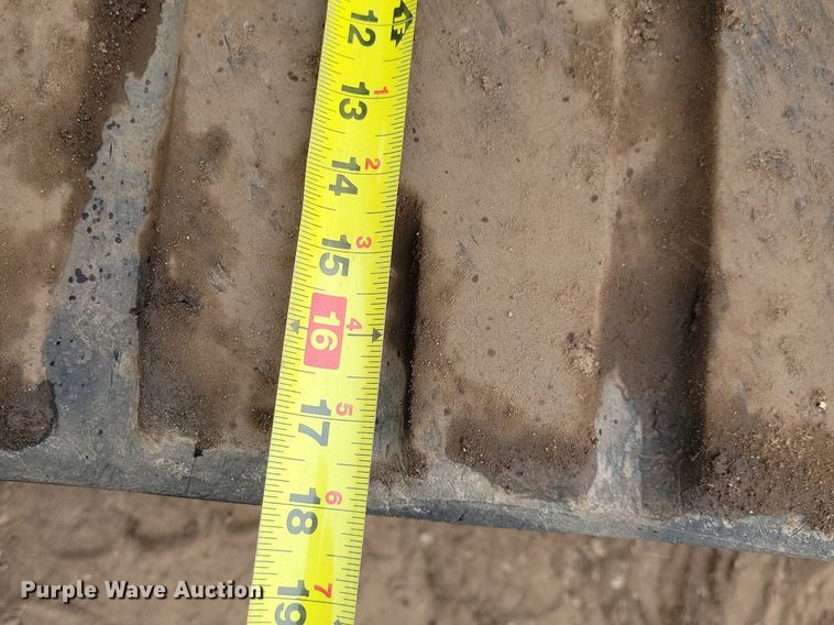 image for item DR4271 2022 Bobcat T76 tracked skid steer loader