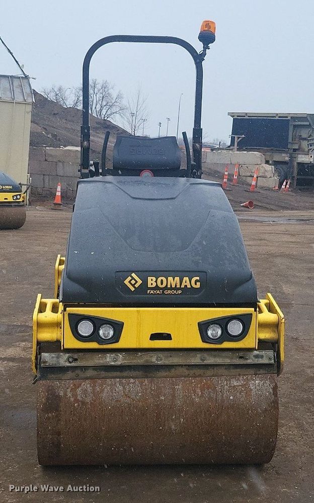 image for item DR4273 2019 Bomag BW 120 SLC-5 double drum vibratory roller