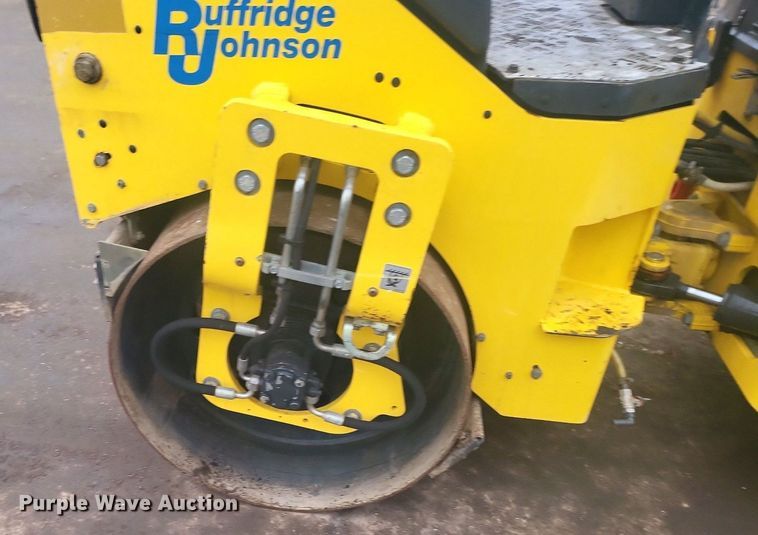 image for item DR4273 2019 Bomag BW 120 SLC-5 double drum vibratory roller