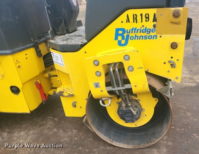 image for item DR4273 2019 Bomag BW 120 SLC-5 double drum vibratory roller