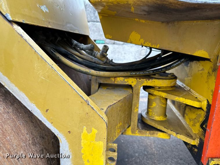 image for item DR4275 2006 Vibromax  W265 double drum vibratory roller