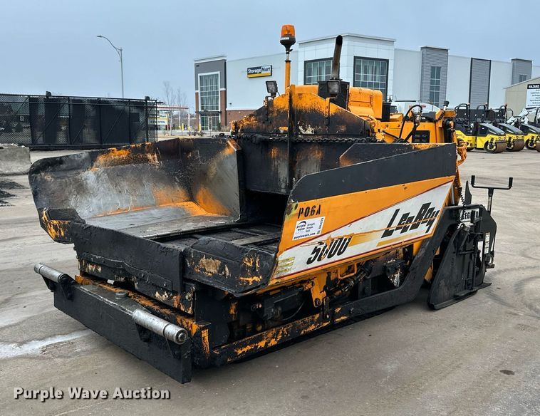 image for item DR4279 2005 Lee Boy  5000 Path Master paver