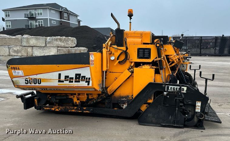 image for item DR4279 2005 Lee Boy  5000 Path Master paver