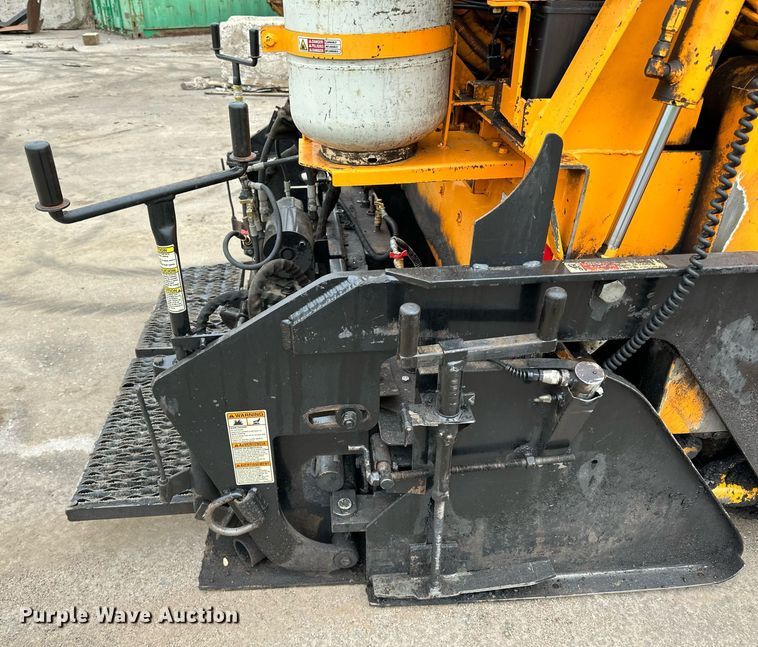 image for item DR4279 2005 Lee Boy  5000 Path Master paver
