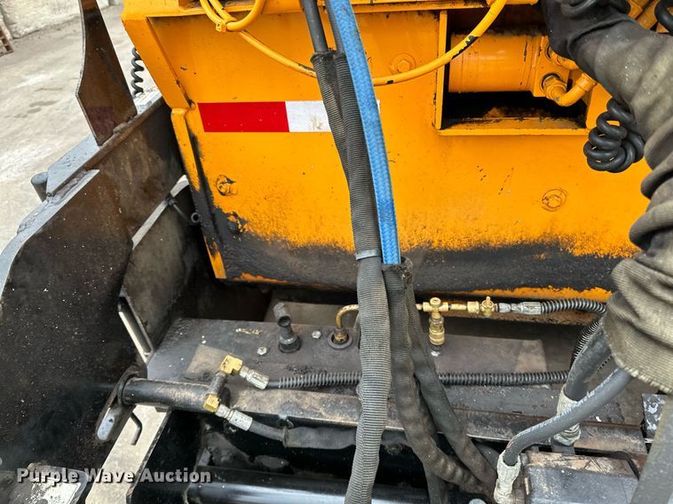 image for item DR4279 2005 Lee Boy  5000 Path Master paver