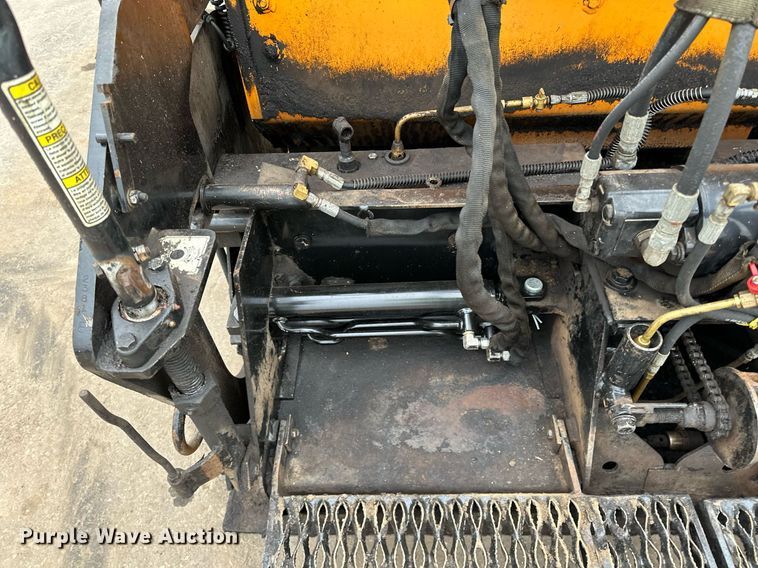 image for item DR4279 2005 Lee Boy  5000 Path Master paver