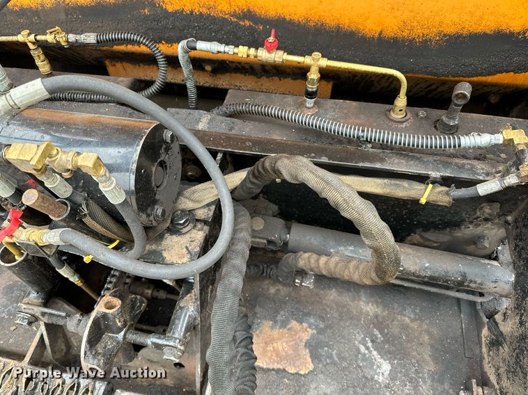 image for item DR4279 2005 Lee Boy  5000 Path Master paver