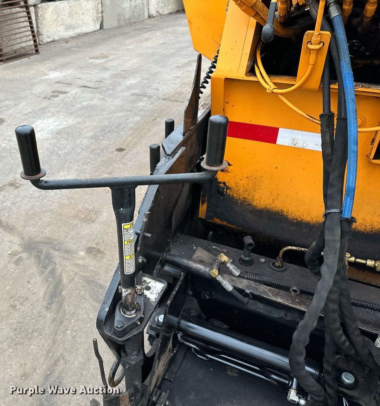 image for item DR4279 2005 Lee Boy  5000 Path Master paver