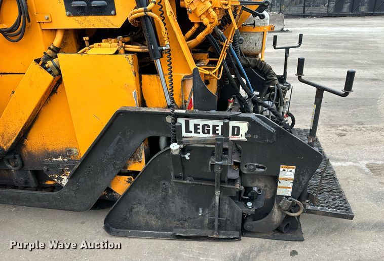 image for item DR4279 2005 Lee Boy  5000 Path Master paver
