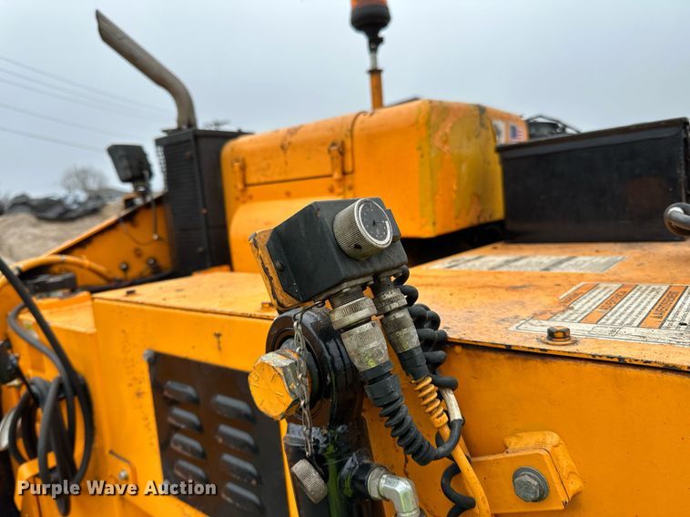 image for item DR4279 2005 Lee Boy  5000 Path Master paver