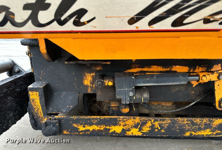 image for item DR4279 2005 Lee Boy  5000 Path Master paver