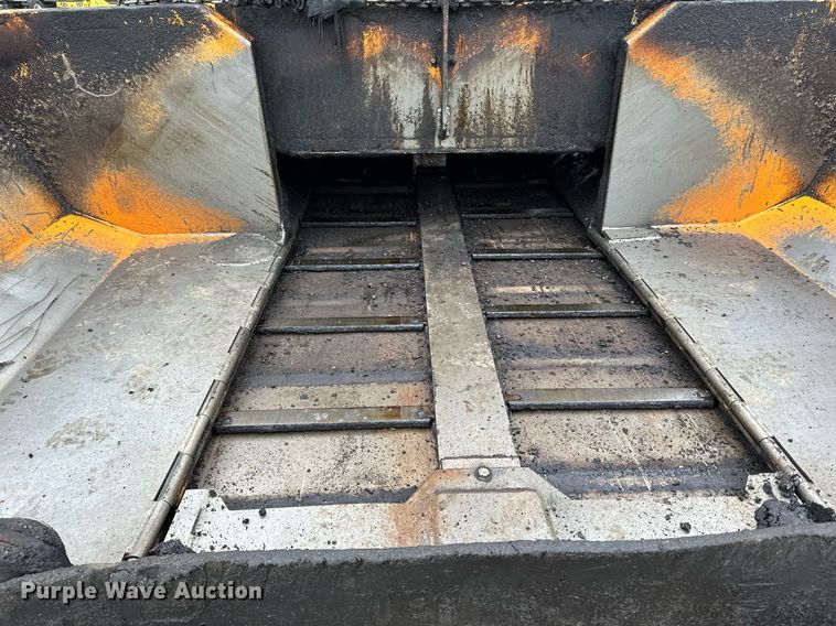 image for item DR4279 2005 Lee Boy  5000 Path Master paver