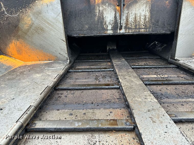 image for item DR4279 2005 Lee Boy  5000 Path Master paver