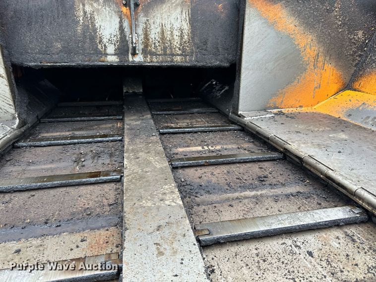 image for item DR4279 2005 Lee Boy  5000 Path Master paver