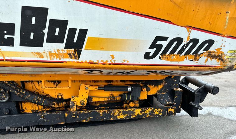 image for item DR4279 2005 Lee Boy  5000 Path Master paver