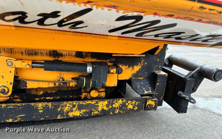 image for item DR4279 2005 Lee Boy  5000 Path Master paver