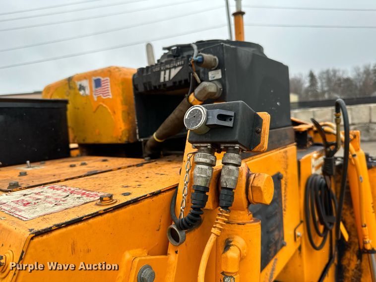 image for item DR4279 2005 Lee Boy  5000 Path Master paver