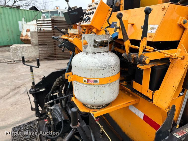 image for item DR4279 2005 Lee Boy  5000 Path Master paver