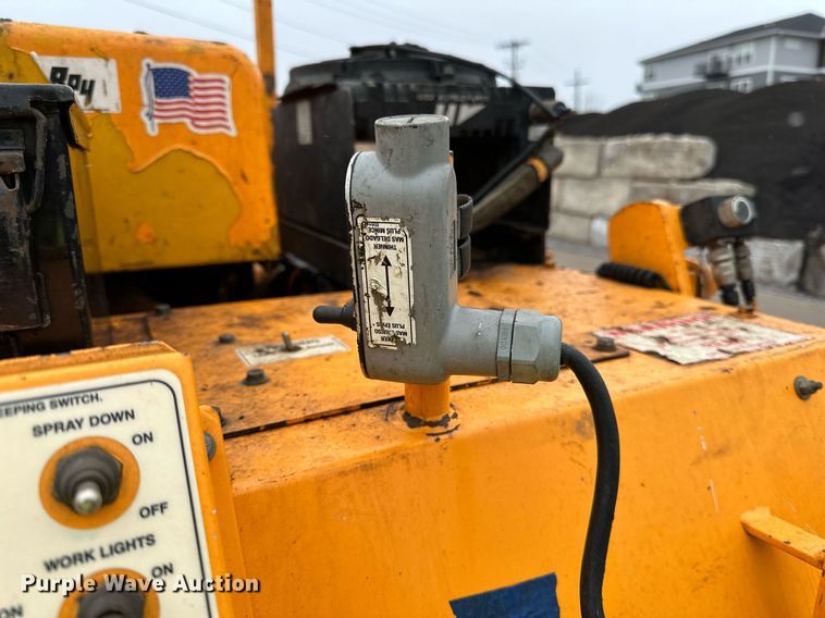 image for item DR4279 2005 Lee Boy  5000 Path Master paver