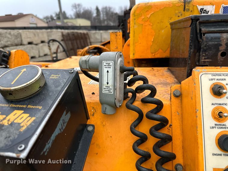 image for item DR4279 2005 Lee Boy  5000 Path Master paver