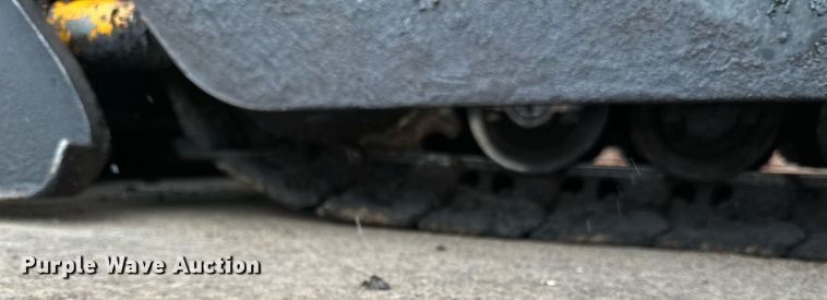 image for item DR4279 2005 Lee Boy  5000 Path Master paver