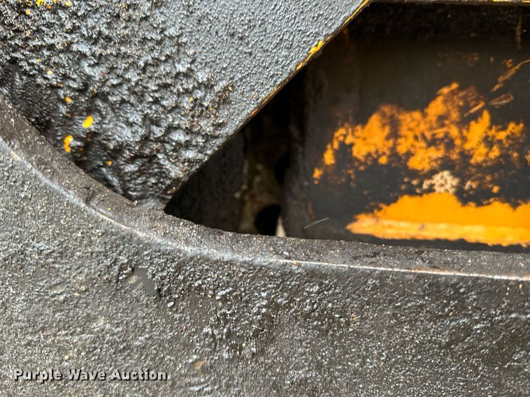 image for item DR4279 2005 Lee Boy  5000 Path Master paver