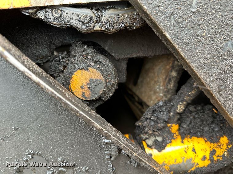 image for item DR4279 2005 Lee Boy  5000 Path Master paver