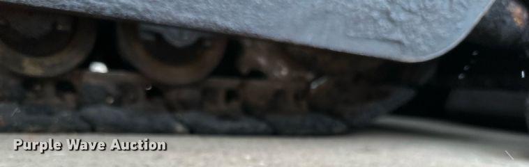 image for item DR4279 2005 Lee Boy  5000 Path Master paver