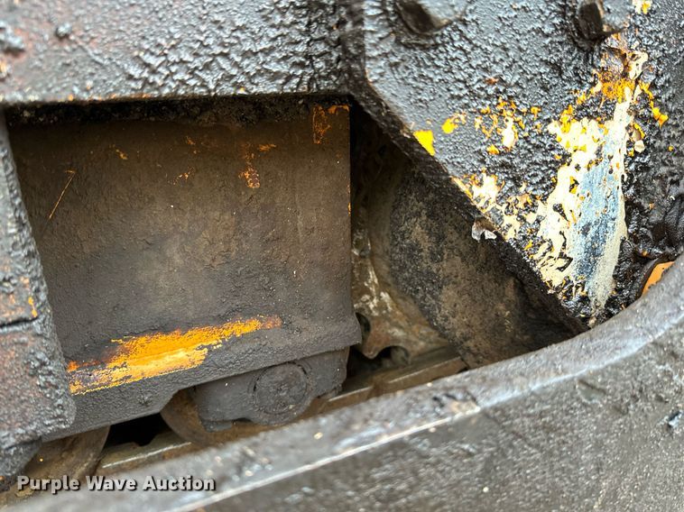 image for item DR4279 2005 Lee Boy  5000 Path Master paver