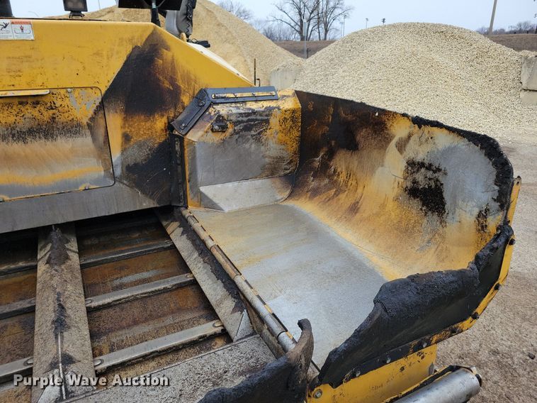 image for item DR4280 2022 Weiler P385B paver