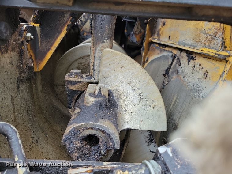 image for item DR4280 2022 Weiler P385B paver