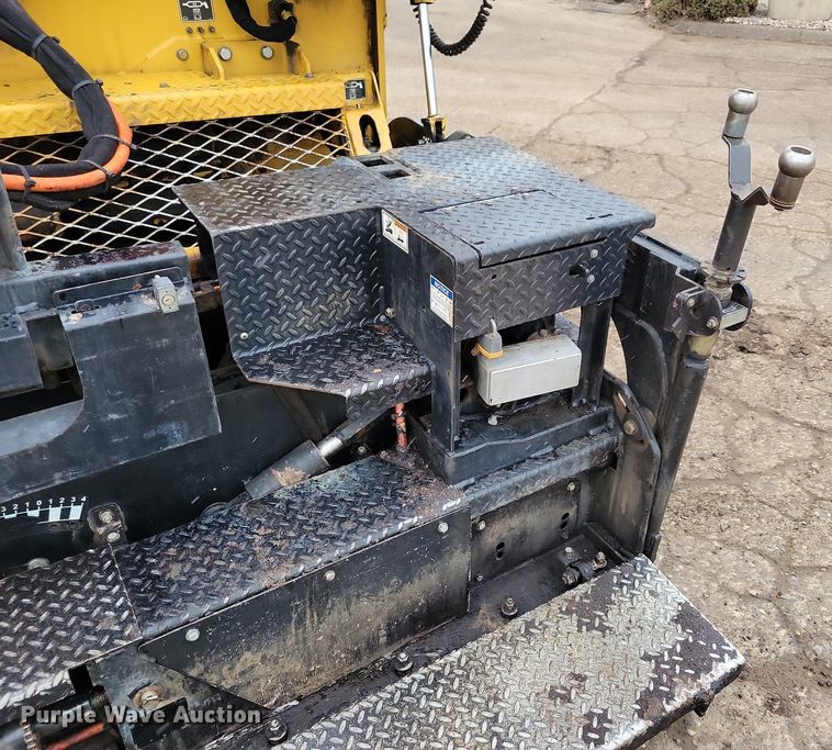 image for item DR4280 2022 Weiler P385B paver