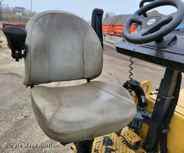 image for item DR4280 2022 Weiler P385B paver