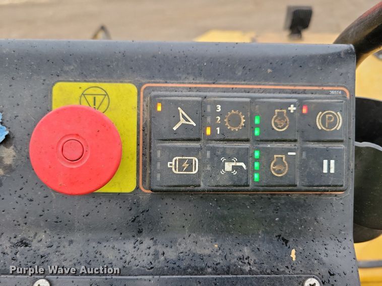 image for item DR4280 2022 Weiler P385B paver