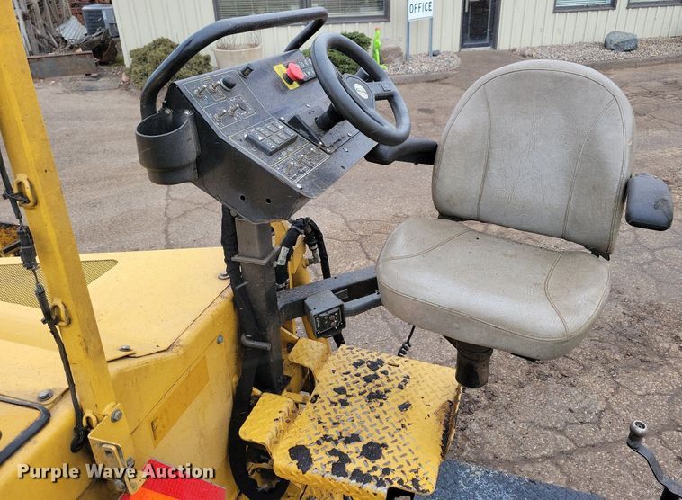 image for item DR4280 2022 Weiler P385B paver