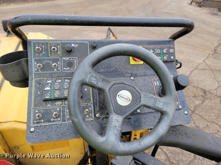 image for item DR4280 2022 Weiler P385B paver