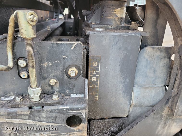 image for item DR4280 2022 Weiler P385B paver