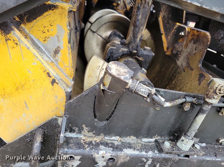 image for item DR4280 2022 Weiler P385B paver