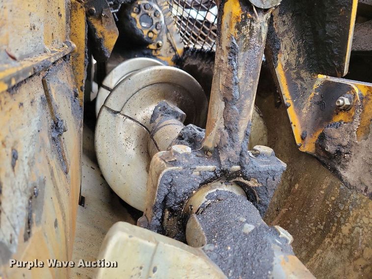 image for item DR4280 2022 Weiler P385B paver