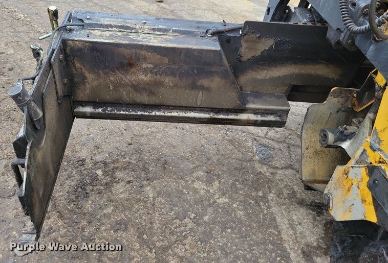 image for item DR4280 2022 Weiler P385B paver