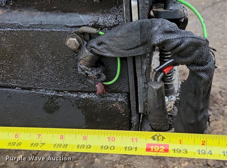 image for item DR4280 2022 Weiler P385B paver