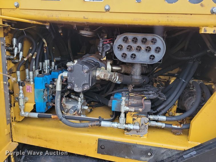 image for item DR4280 2022 Weiler P385B paver