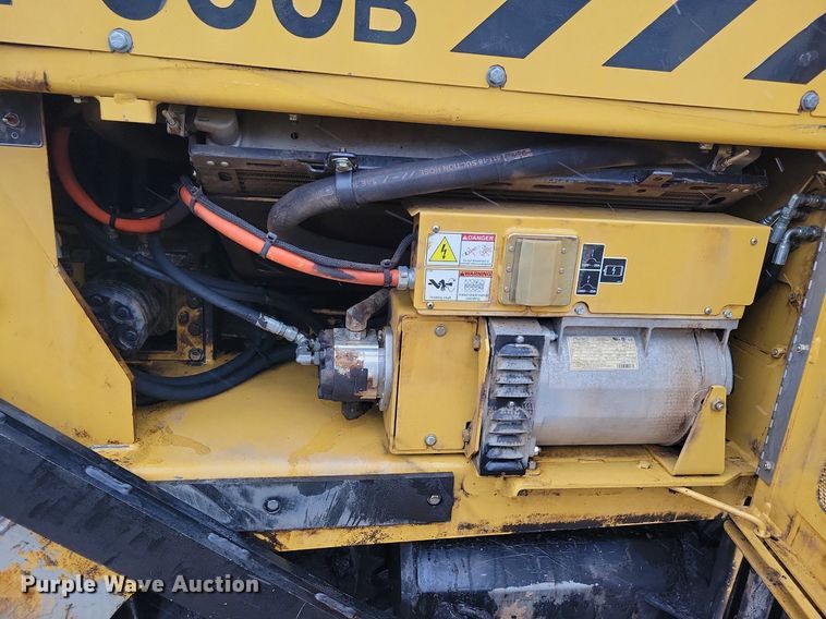 image for item DR4280 2022 Weiler P385B paver