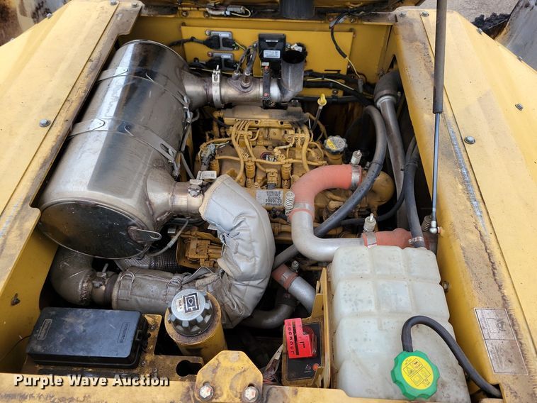 image for item DR4280 2022 Weiler P385B paver