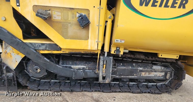 image for item DR4280 2022 Weiler P385B paver