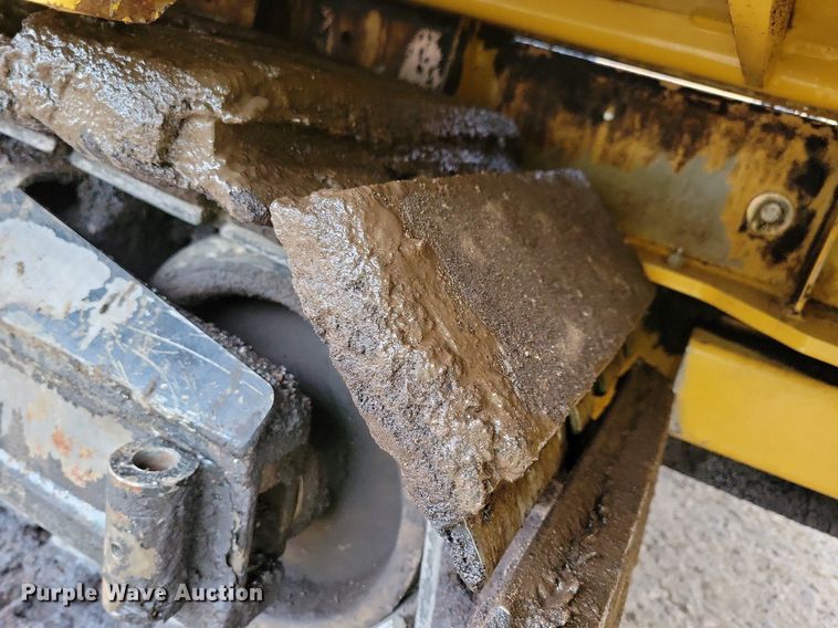 image for item DR4280 2022 Weiler P385B paver