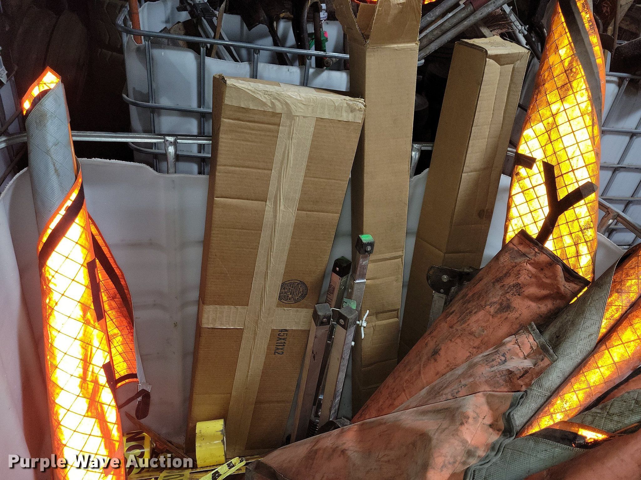 Flagging equipment in St. Paul, MN Item DG0549 for sale Purple Wave