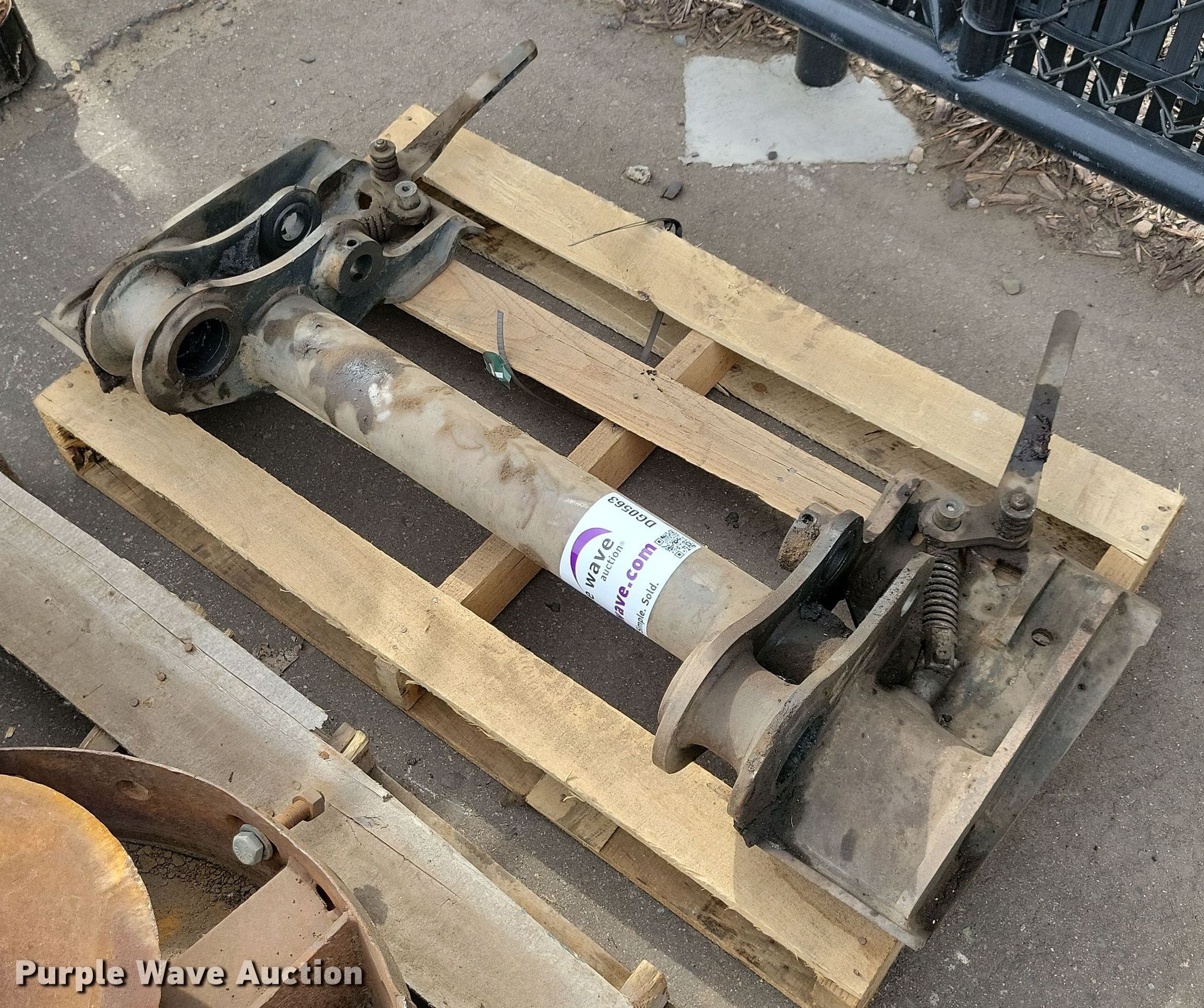 Manual quick attach in St. Paul, MN | Item DG0563 for sale | Purple Wave